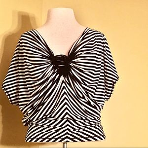 MAX STUDIO  Black & White Rosette Top